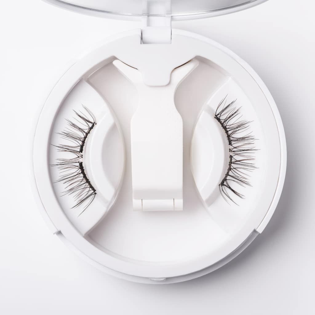 Magnētiksās skropstas Magnetic eyelashes.