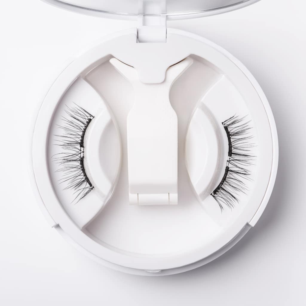 Magnētiksās skropstas Magnetic eyelashes.